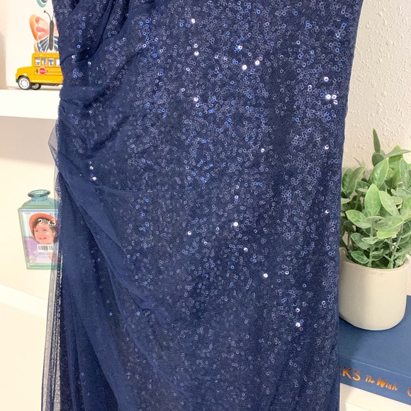 {Ralph Lauren} Navy blue sequined gown. - Picture 7 of 8